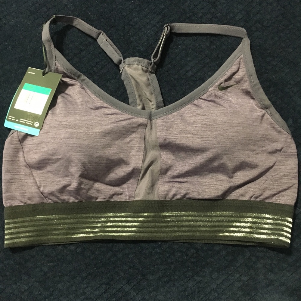 Nike sports bra. New with tag